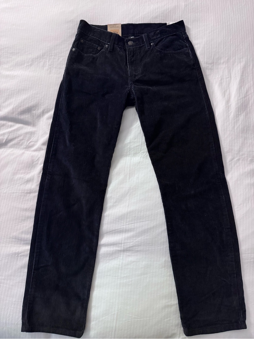 NWT Levi’s Women’s Black Corduroy Straight Leg Jeans 29x30 - Picture 2 of 9